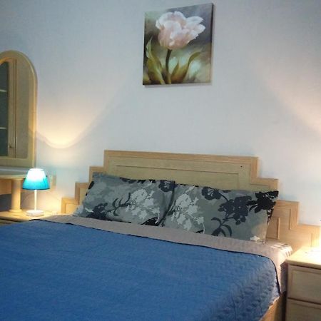 Pinang Beach Apartment @ Bayu Emas Бату-Феррінгі Екстер'єр фото