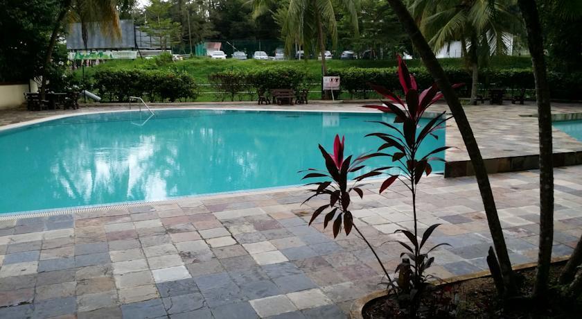Pinang Beach Apartment @ Bayu Emas Бату-Феррінгі Екстер'єр фото